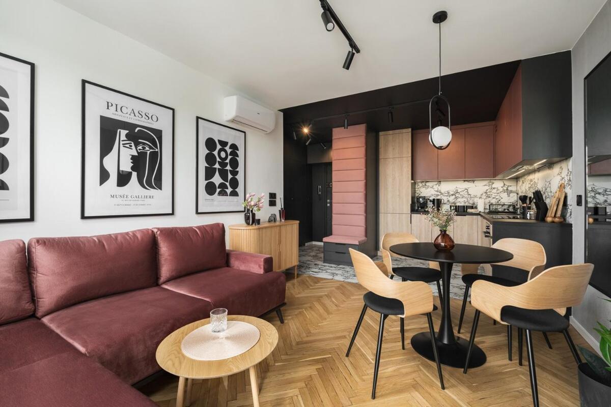 Sky7 Piwarskiego Apartamento Varsóvia