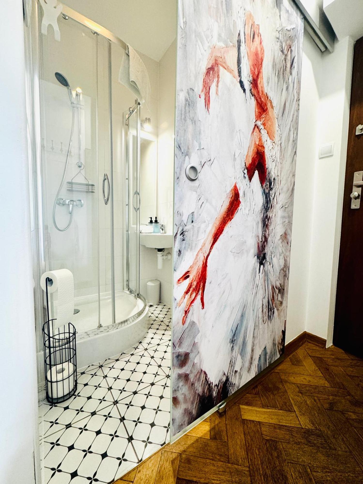 Apartment Nurska Nearby Ul Francuska I Stadion Narodowy Pge, National Stadium