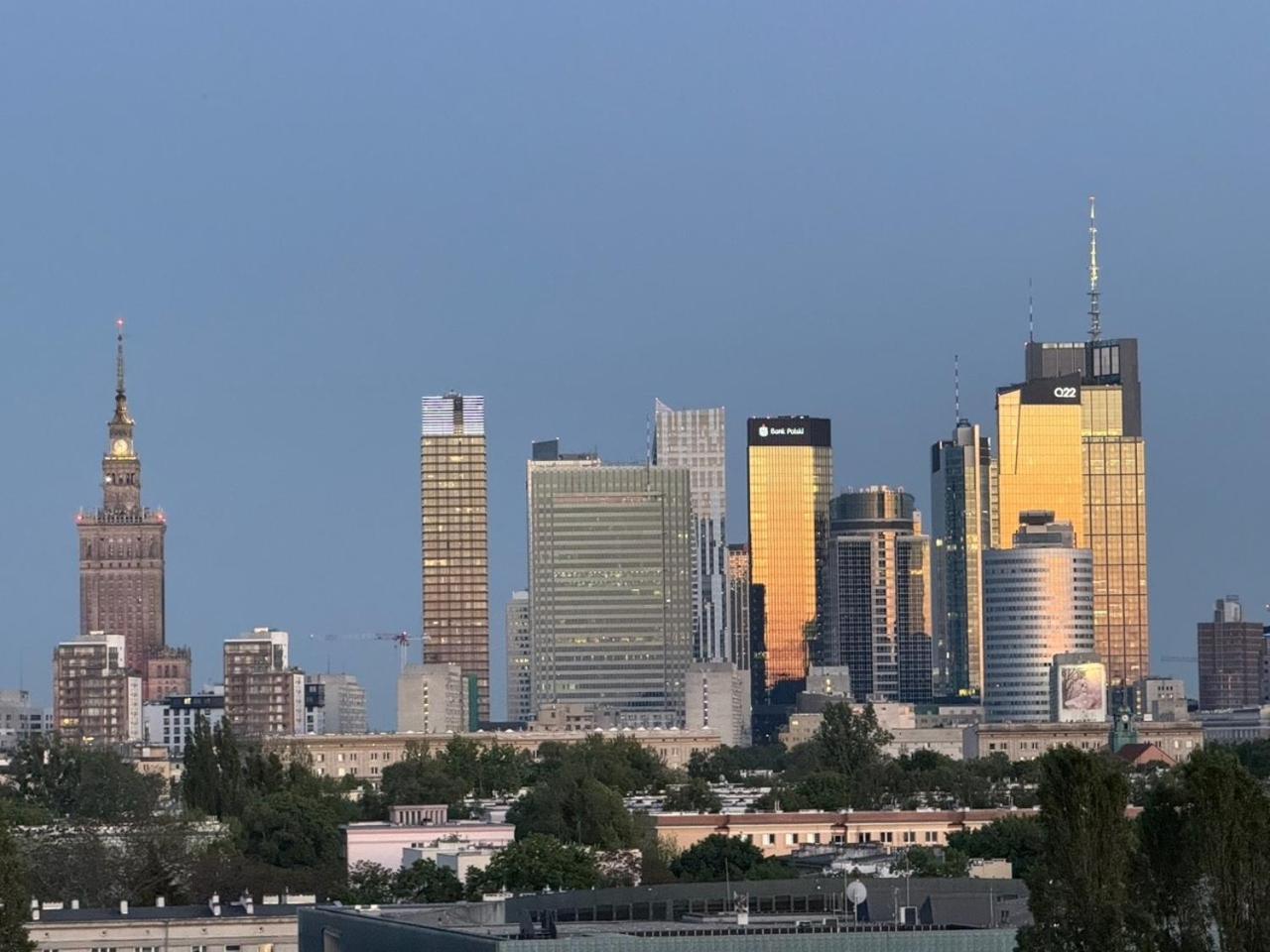 Iconic City View By Solarento *