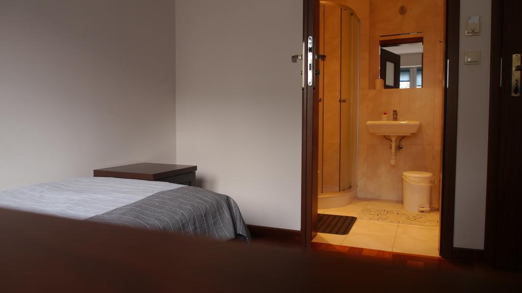 Leonik Hostel