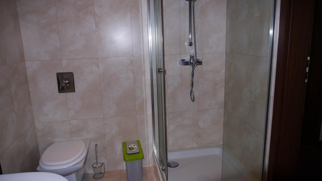 Hostel Leonik
