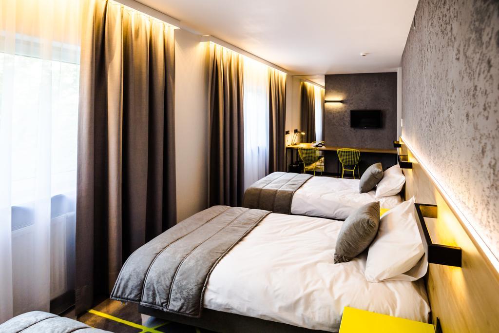 Air 3* Warszawa