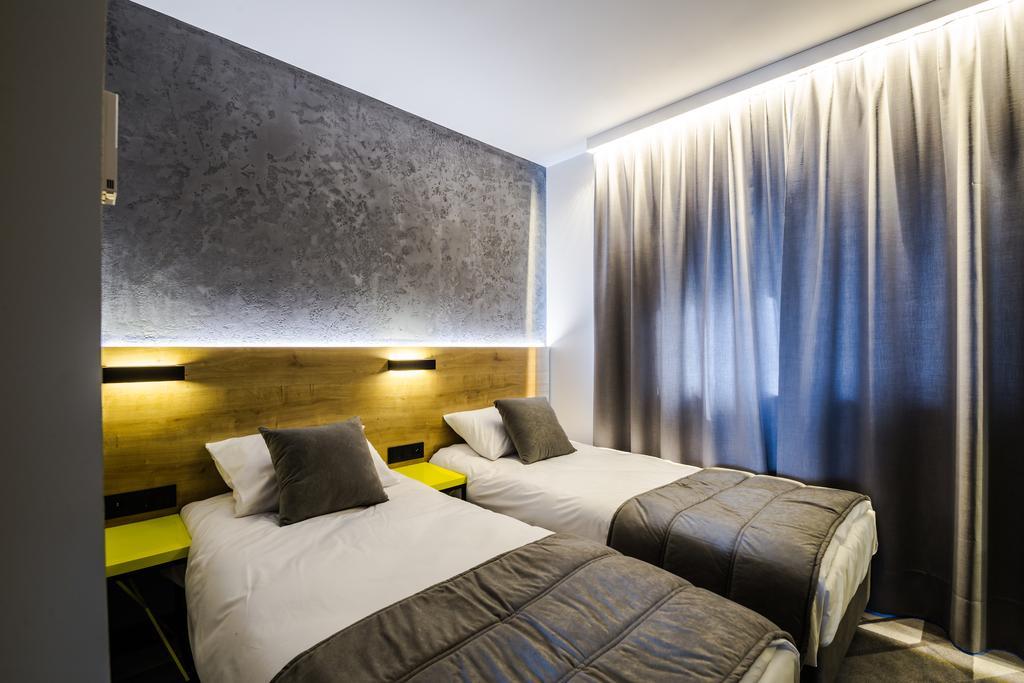 Air 3* Warszawa