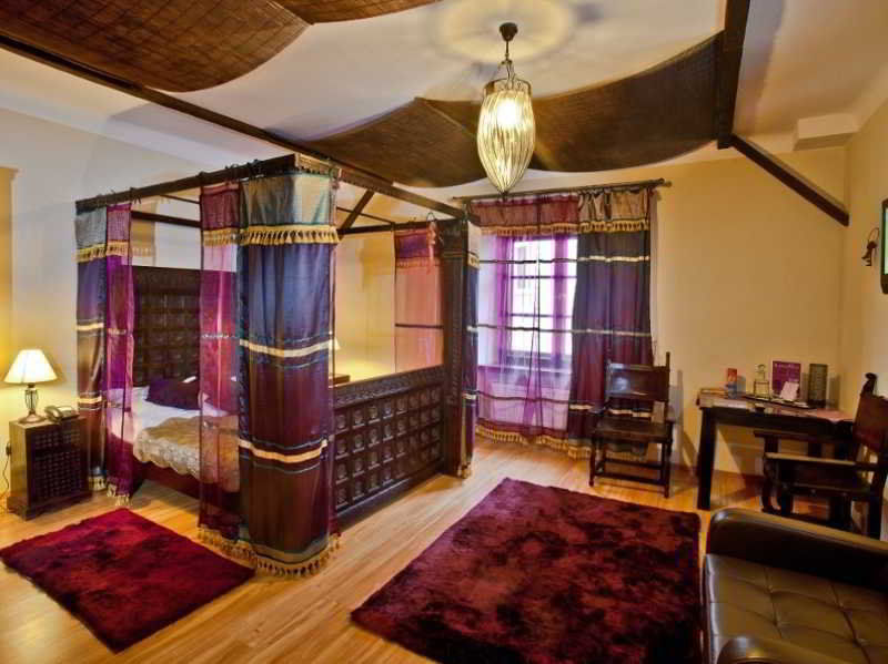 Castle Bed & Breakfast 3*