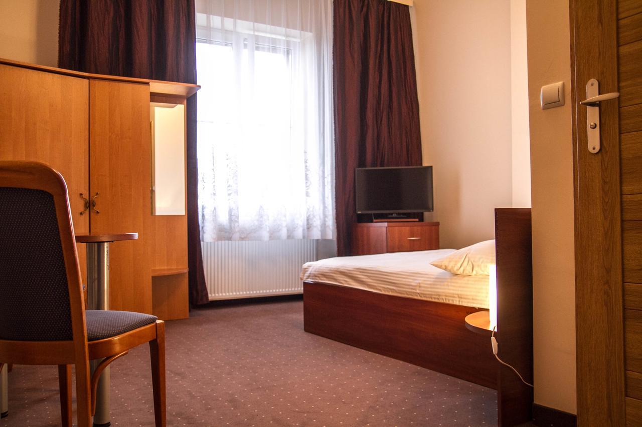 Hotel Mazowiecki Wow *