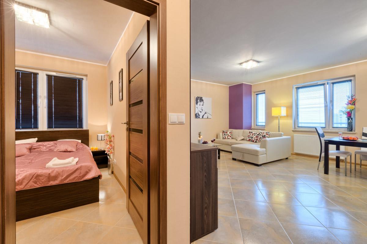 City Aparthotel Wola 3*
