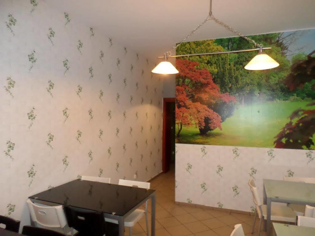Krokodyl Hostel *