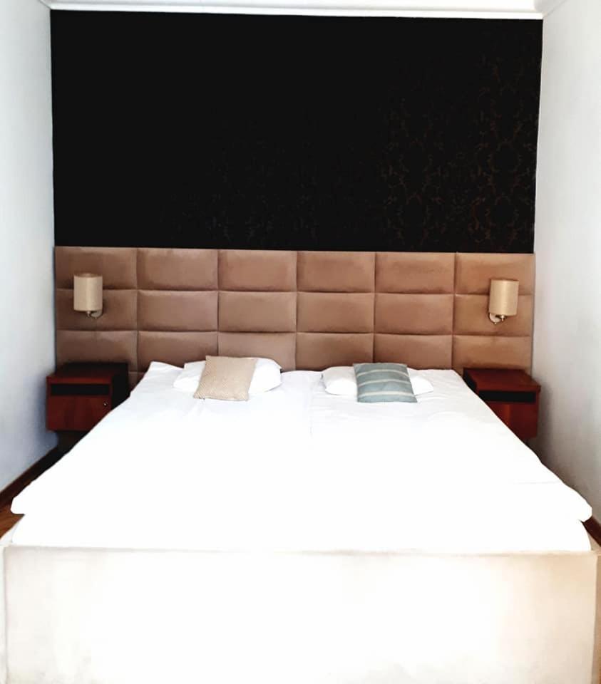 Hostel Chmielna 5 Rooms&apartments *