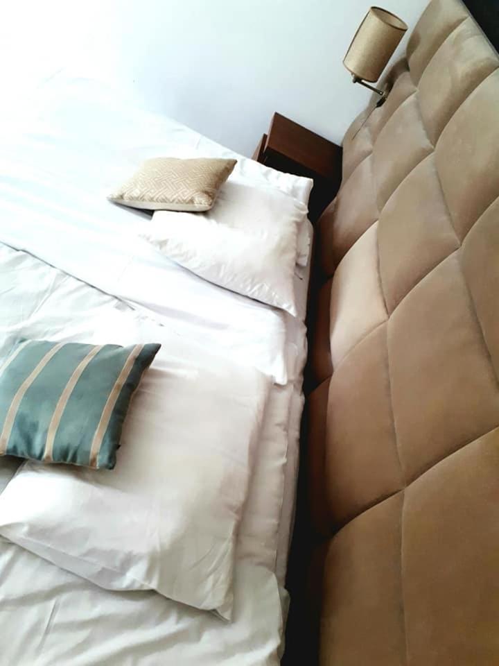 Hostel Chmielna 5 Rooms&apartments *