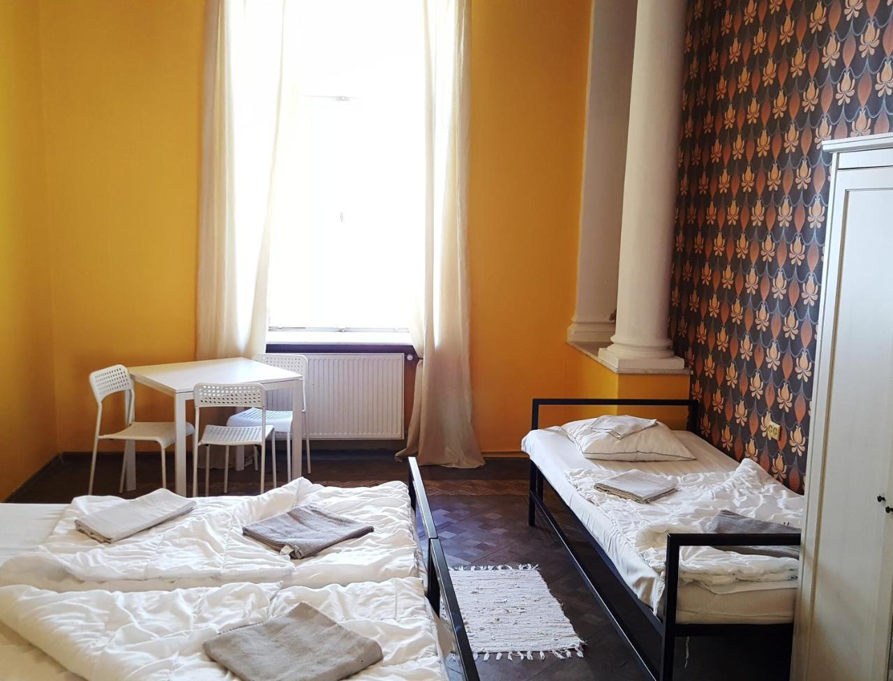 Witt Hostel *