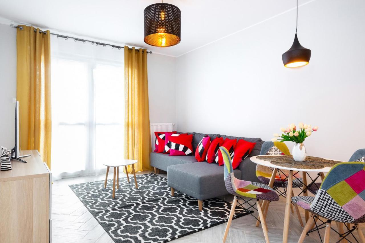 Rondo Wiatraczna By Renters Apartment *