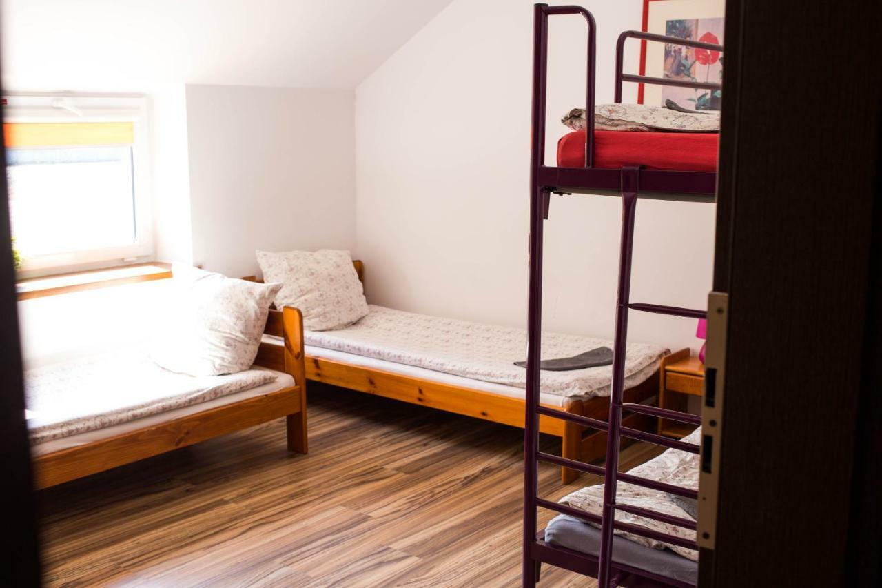Hostel Okecie 39 - I Parking Blisko Lotnisko Okecie Warsaw