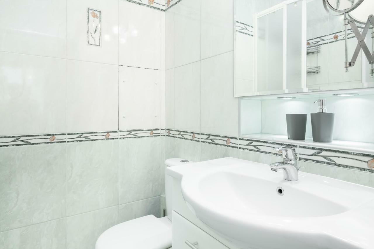 Swietojanska By Renters Apartamento Varsóvia