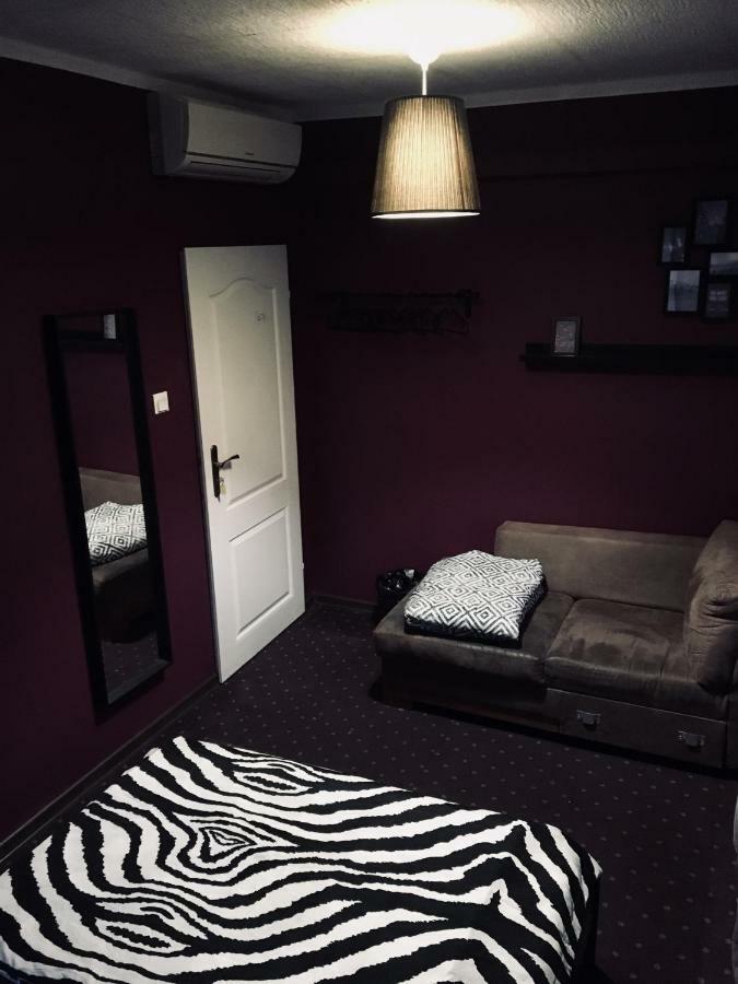 Team Hostel *
