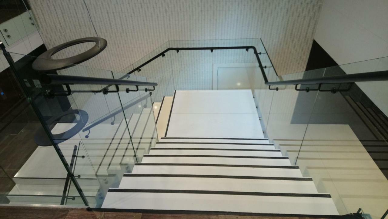 Apartment Siedmiogrodzka - Most Handy Location, Aircon & Garage Free Warschau