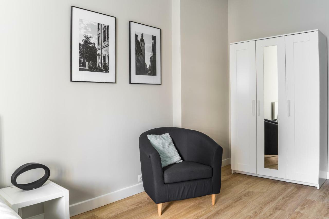 Apartment 3v *