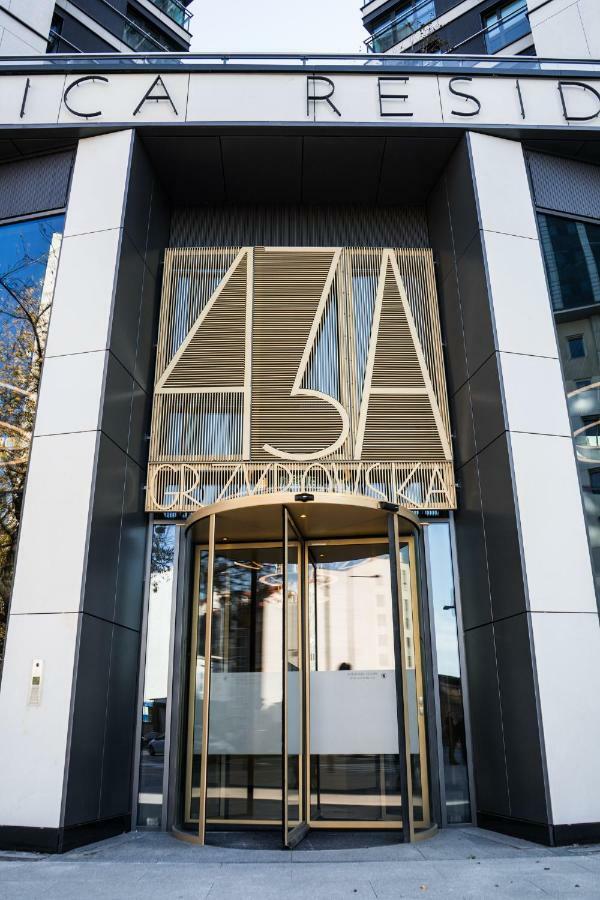 Apartment Vipwarsawapartments Sapphire Mennica Warsaw
