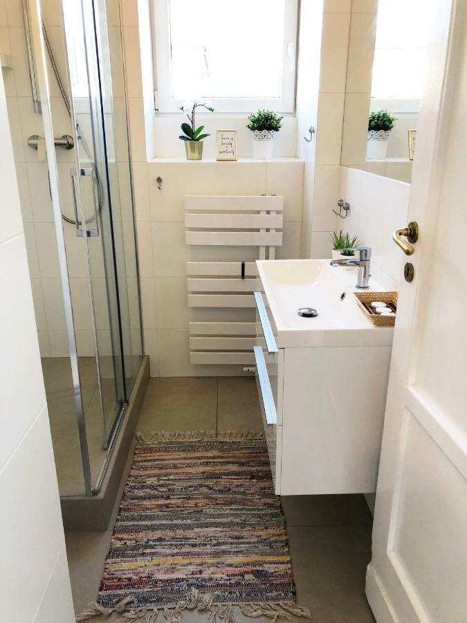 Aleja Niepodleglosci 245- 2br By Homeprime