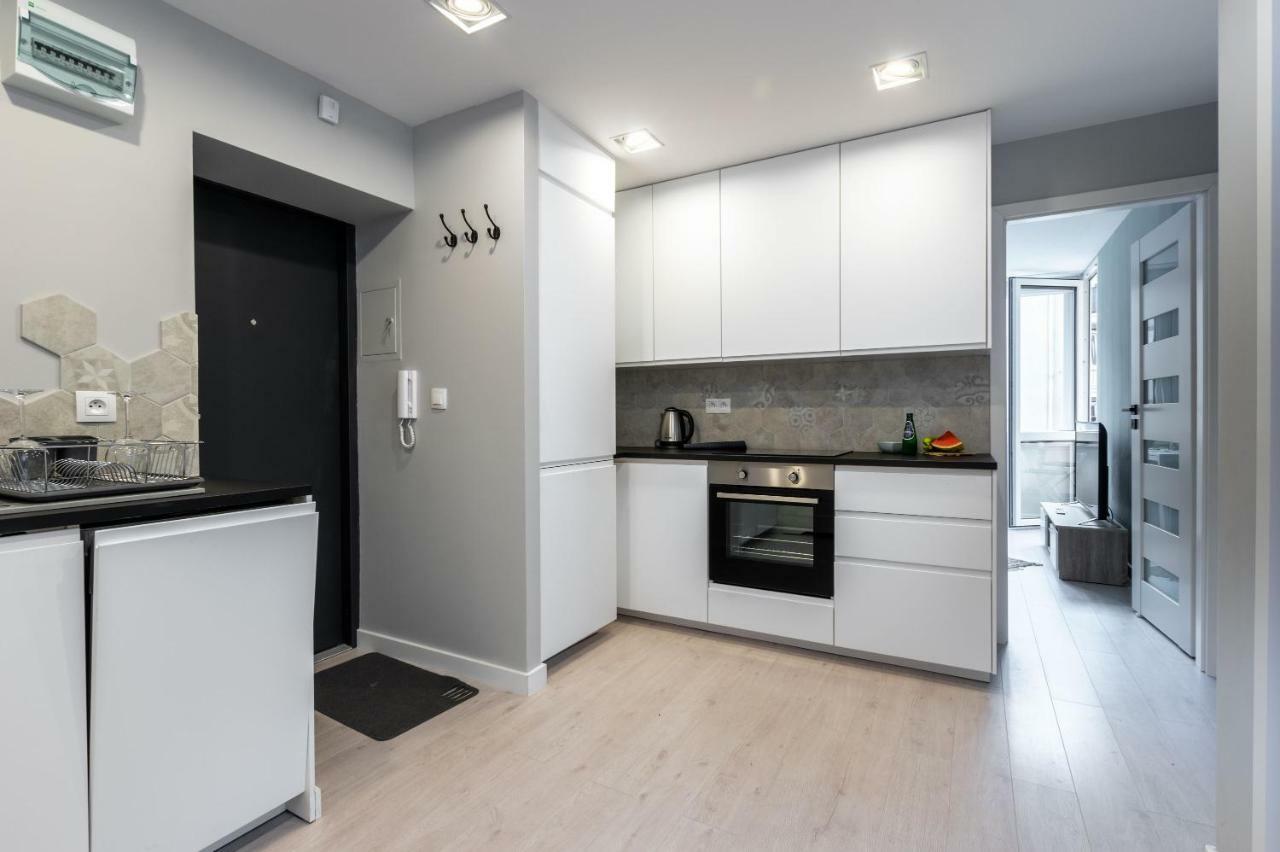 Apartment Concierge Silver