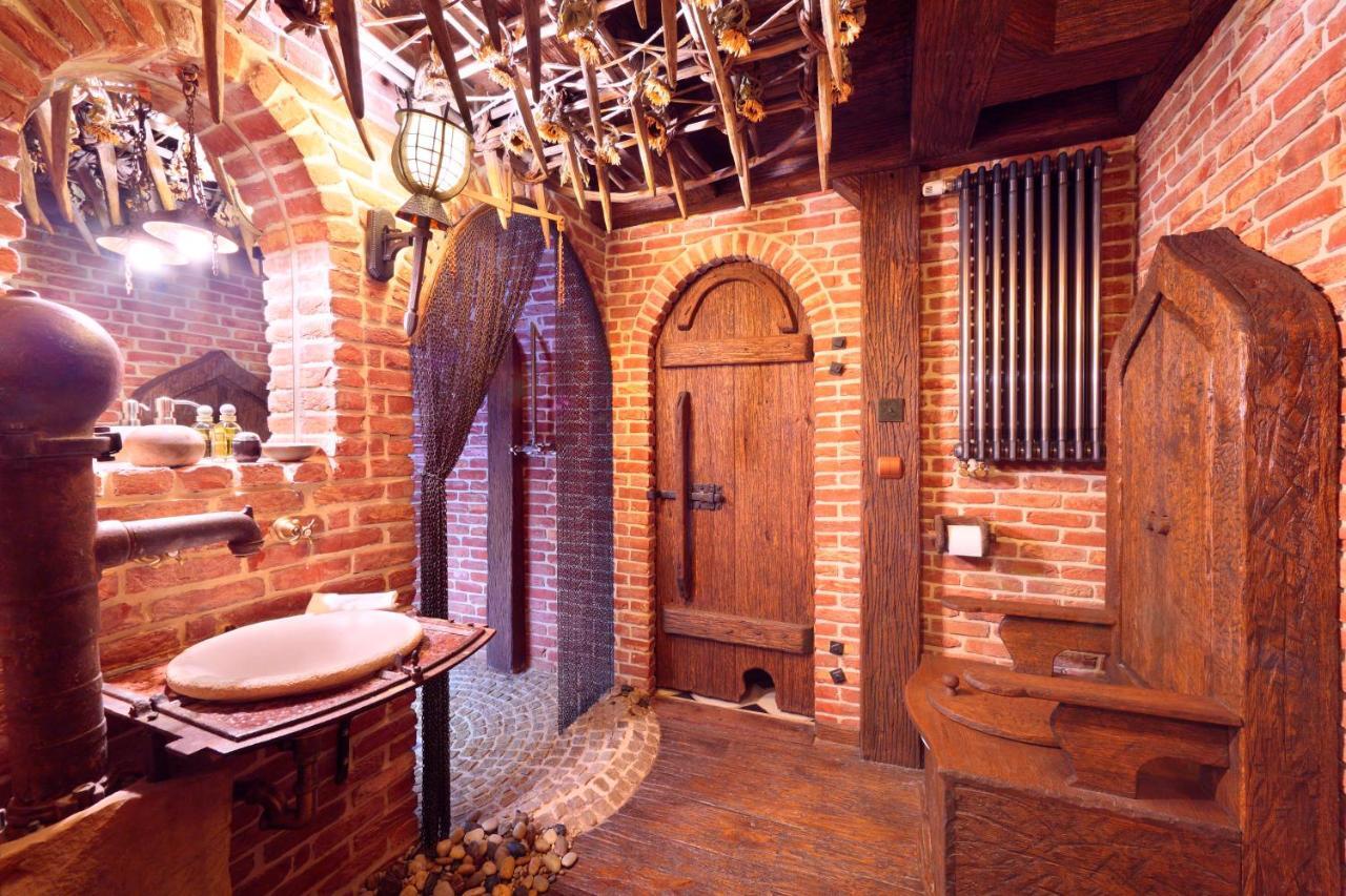 Attic Apartment *