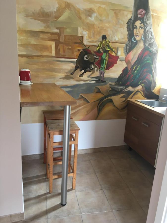 La Luna - Pokoje Goscinne - Plowiecka 35 Homestay Warsaw