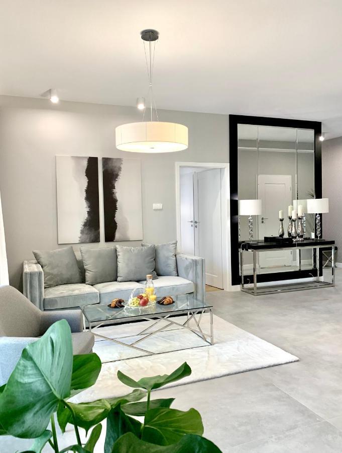 Zlota Luxury Apartment Warsaw