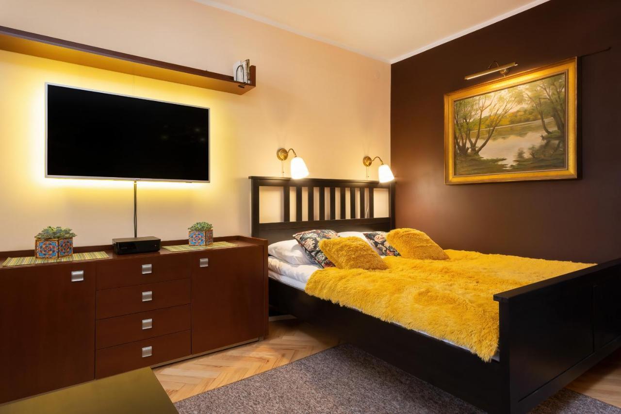 Apartamento Swietojanska By Renters Varsóvia