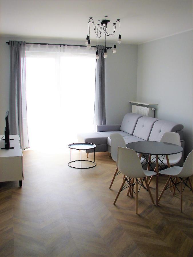Airport 3rooms New With Parking *