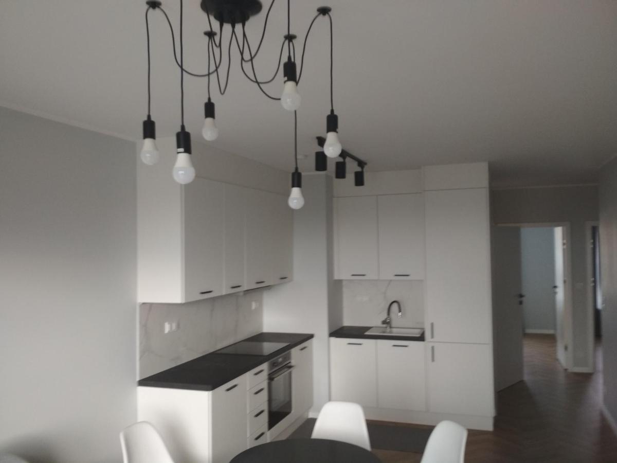 Căn hộ Airport 3rooms New With Parking Warsaw