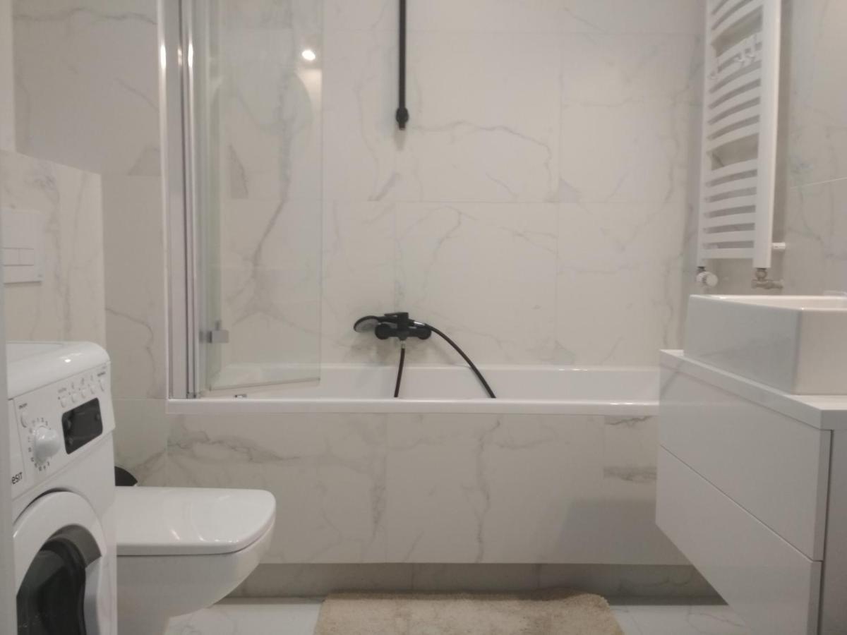 Airport 3rooms New With Parking Warsaw