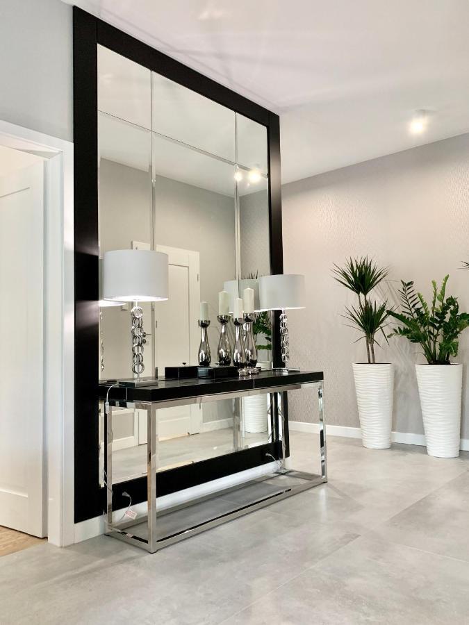 Zlota Luxury Apartment Warsaw