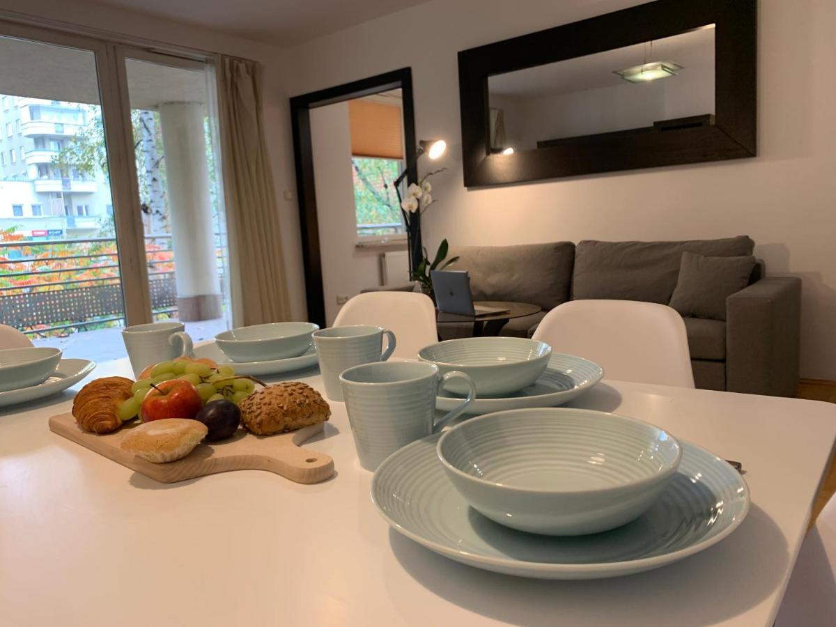 Modern 1br Flat In Heart Of With Parking Varsóvia