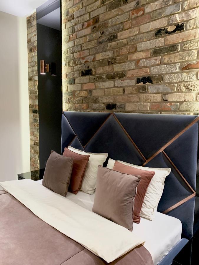 Zlota Luxury