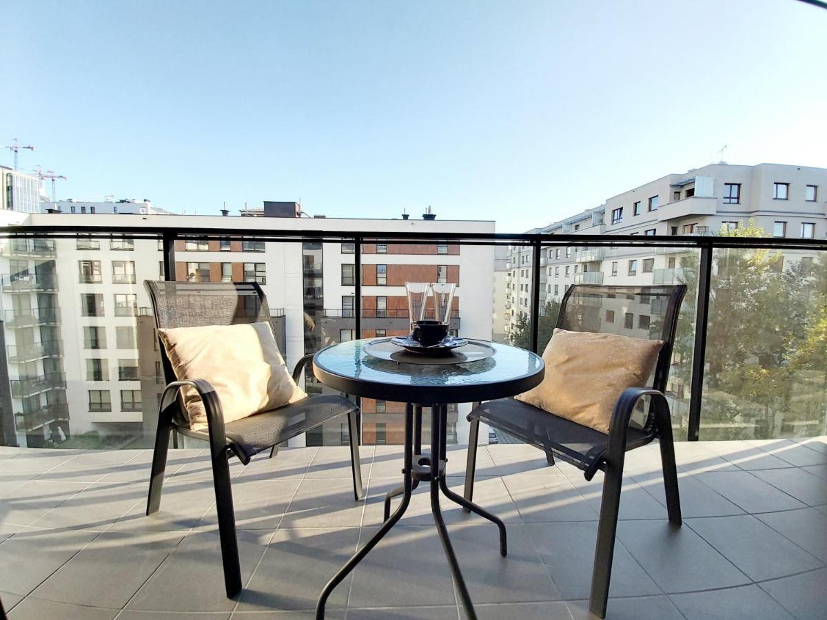 Siedmiogrodzka - Most Handy Location, Aircon & Garage Free Warschau