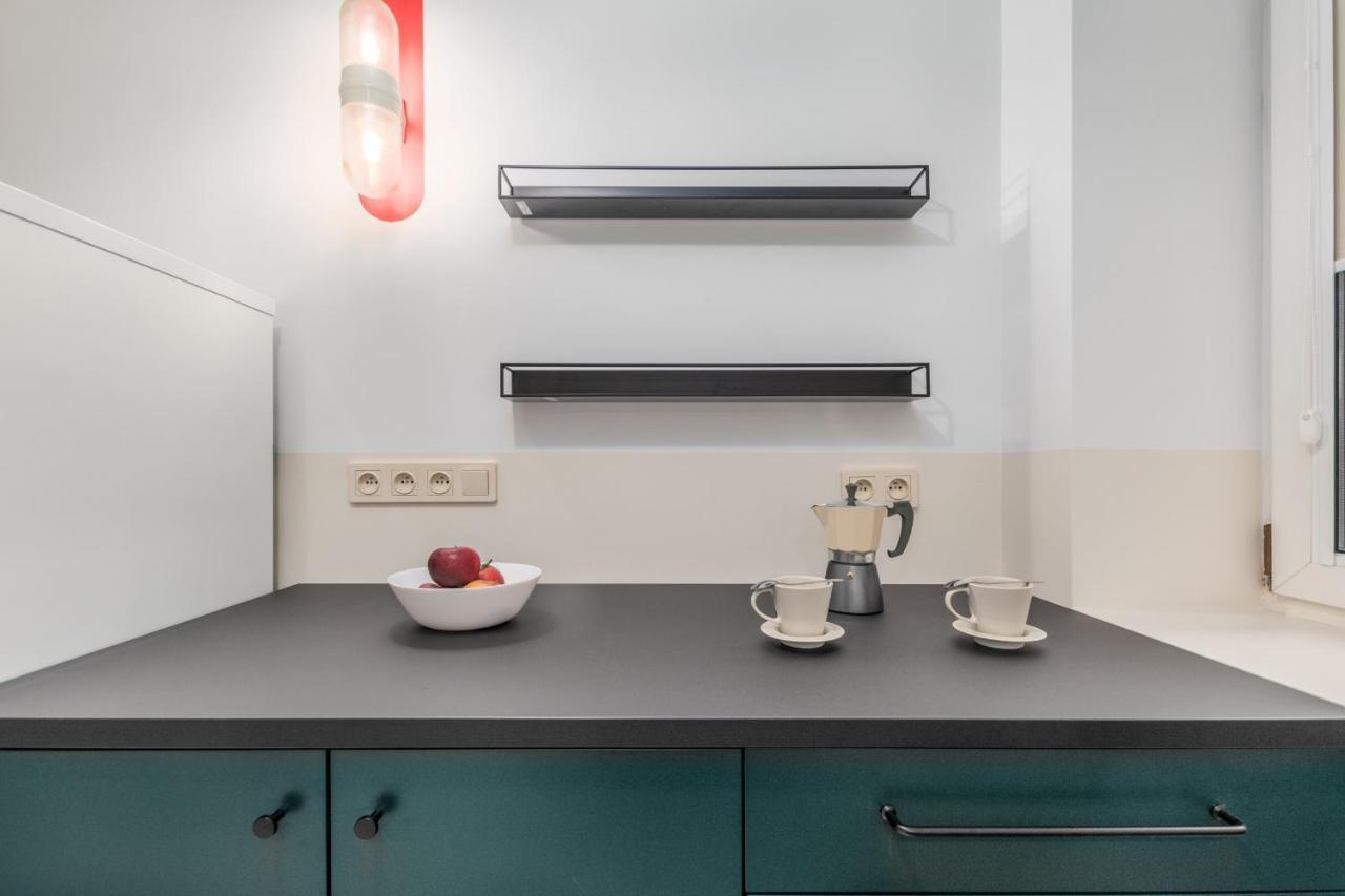 Center By Renters Apartment