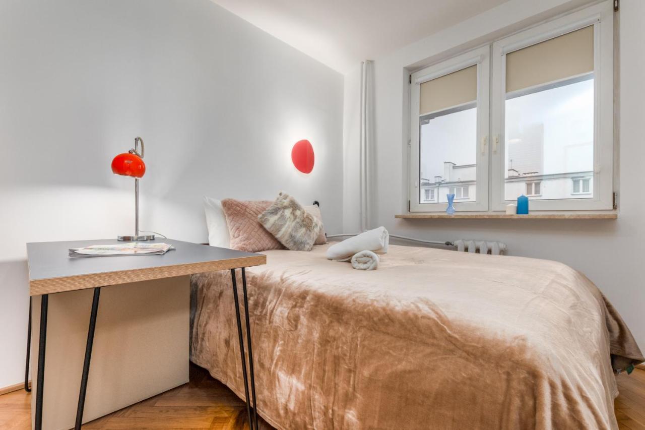Center By Renters Apartment *