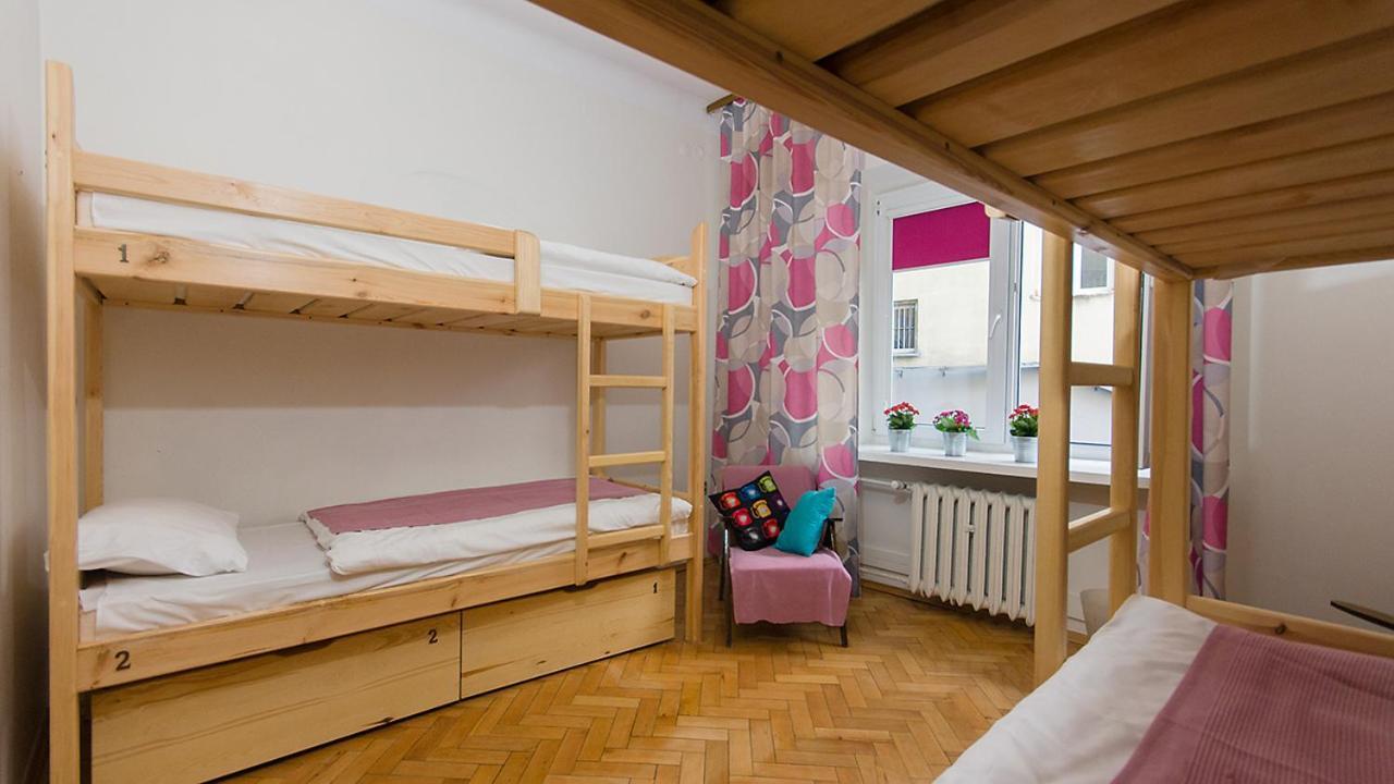Hostel Helvetia - Private In Center And Old Town